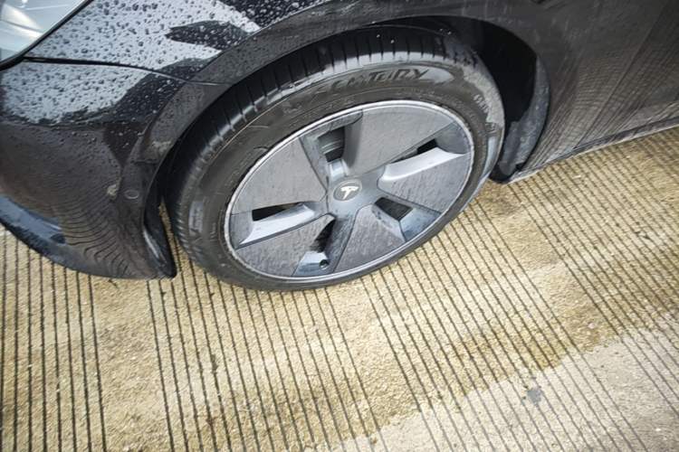 Used Tesla Model 3 2022 Rear-Wheel-Drive Version Left Front Wheel Hub