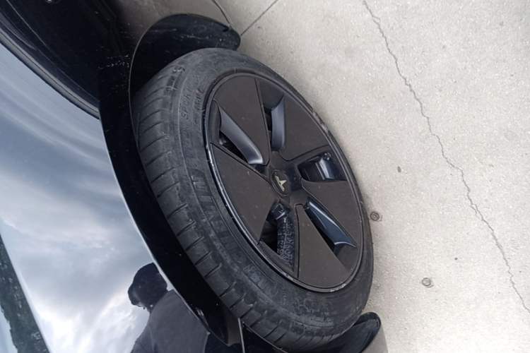 Used Tesla Model 3 2022 Rear-Wheel-Drive Version Left Front Wheel Hub