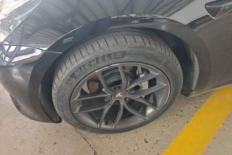 Used Tesla Model 3 2022 Rear-Wheel-Drive Version Left Front Wheel Hub