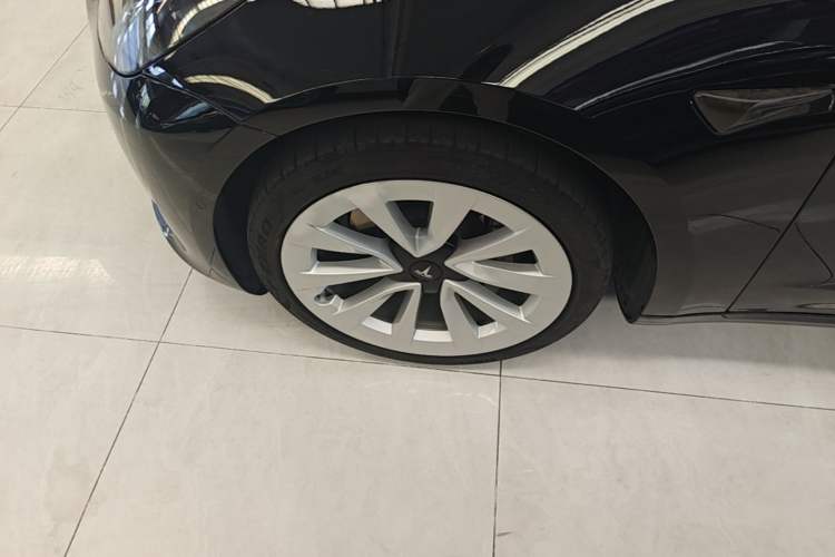Used Tesla Model 3 2022 Rear-Wheel-Drive Version Left Front Wheel Hub