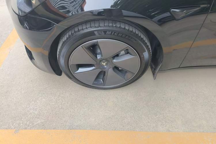 Used Tesla Model 3 2022 Rear-Wheel-Drive Version Left Front Wheel Hub