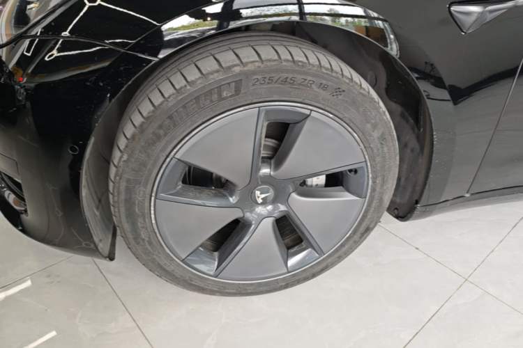 Used Tesla Model 3 2022 Rear-Wheel-Drive Version Left Front Wheel Hub