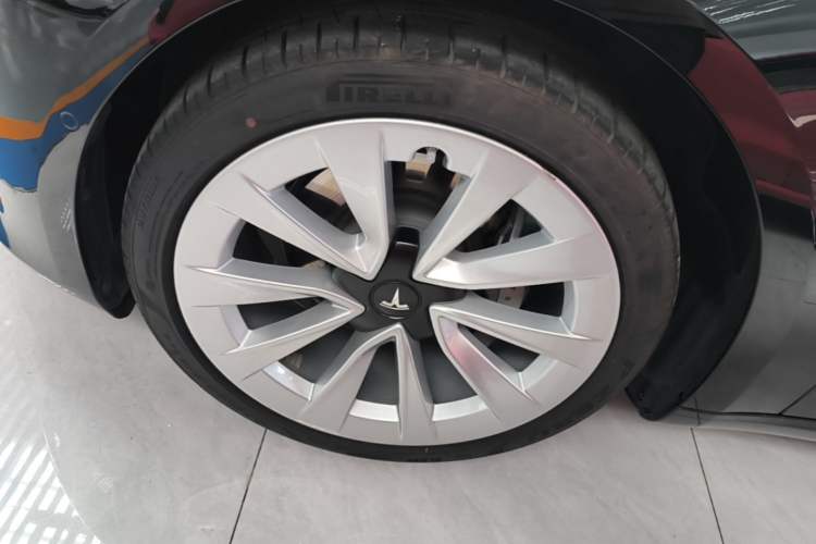 Used Tesla Model 3 2022 Rear-Wheel-Drive Version Left Front Wheel Hub