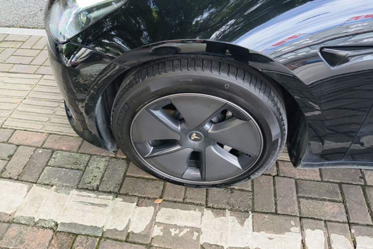 Used Tesla Model 3 2022 Rear-Wheel-Drive Version Left Front Wheel Hub