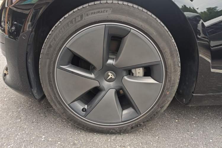 Used Tesla Model 3 2022 Rear-Wheel-Drive Version Left Front Wheel Hub