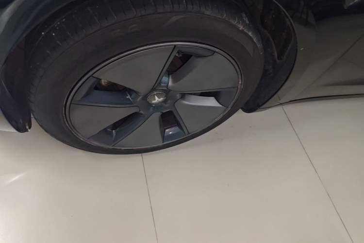 Used Tesla Model 3 2022 Rear-Wheel-Drive Version Left Front Wheel Hub