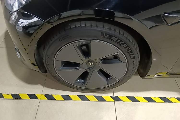 Used Tesla Model 3 2022 Rear-Wheel-Drive Version Left Front Wheel Hub
