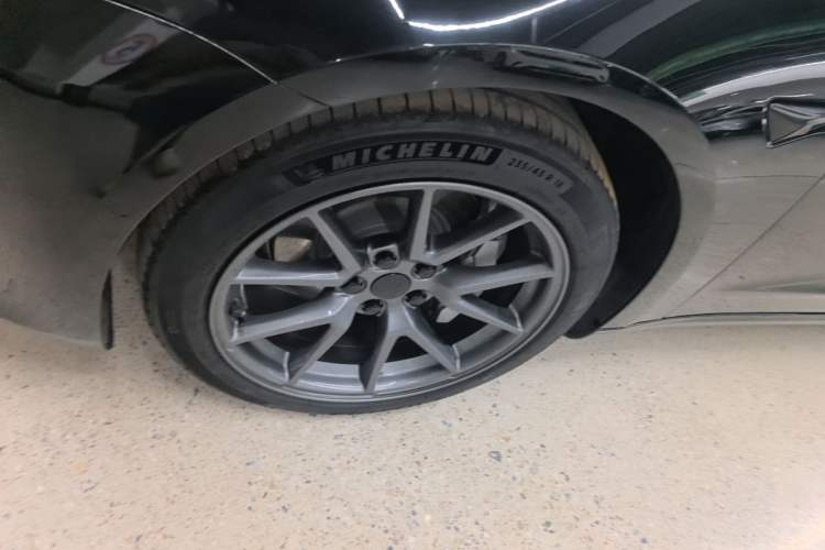 Used Tesla Model 3 2022 Rear-Wheel-Drive Version Left Front Wheel Hub