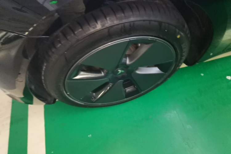 Used Tesla Model 3 2022 Rear-Wheel-Drive Version Left Front Wheel Hub