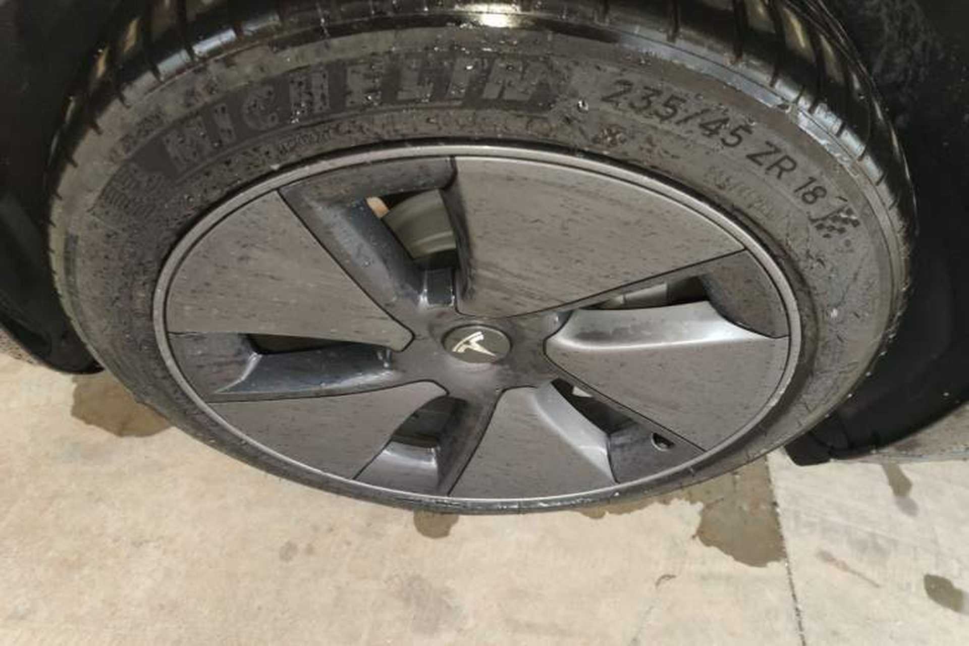 Used Tesla Model 3 2022 Rear-Wheel-Drive Version Left Front Wheel Hub