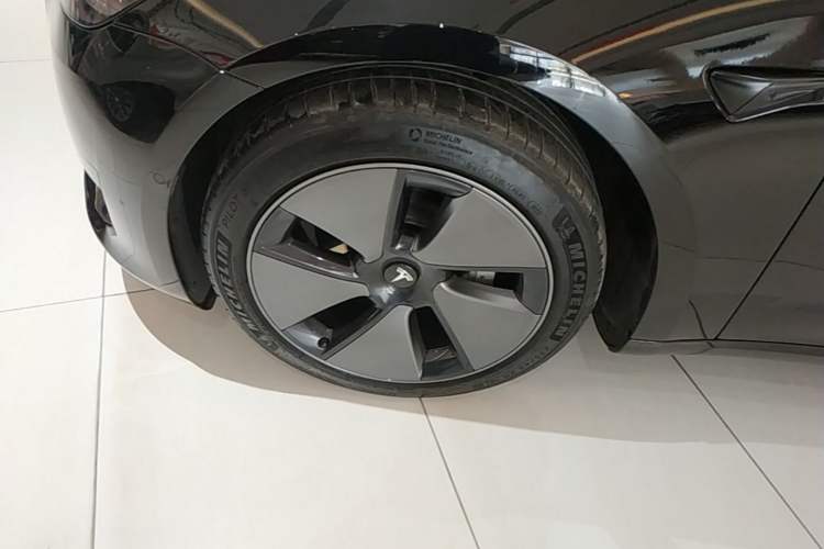 Used Tesla Model 3 2022 Rear-Wheel-Drive Version Left Front Wheel Hub