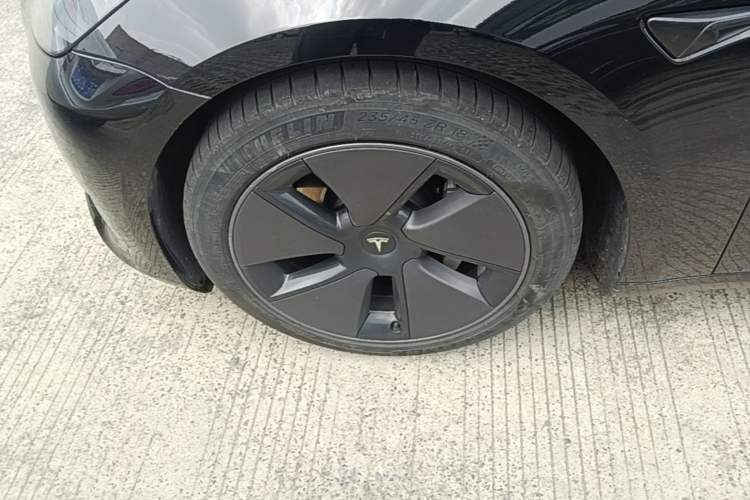 Used Tesla Model 3 2022 Rear-Wheel-Drive Version Left Front Wheel Hub
