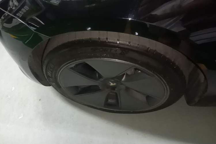 Used Tesla Model 3 2022 Rear-Wheel-Drive Version Left Front Wheel Hub