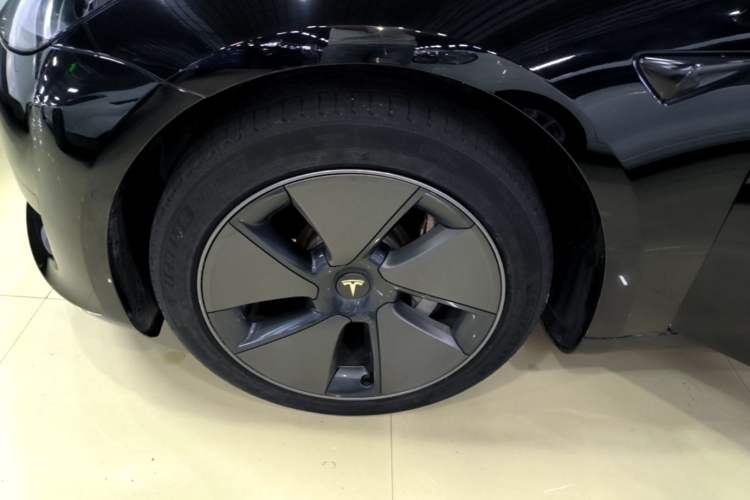 Used Tesla Model 3 2022 Rear-Wheel-Drive Version Left Front Wheel Hub