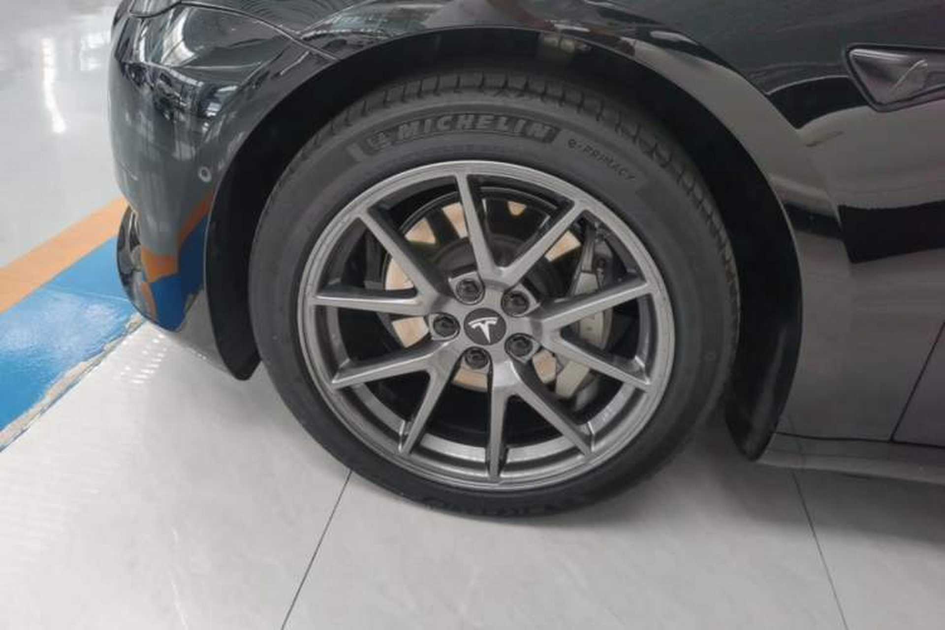 Used Tesla Model 3 2022 Rear-Wheel-Drive Version Left Front Wheel Hub