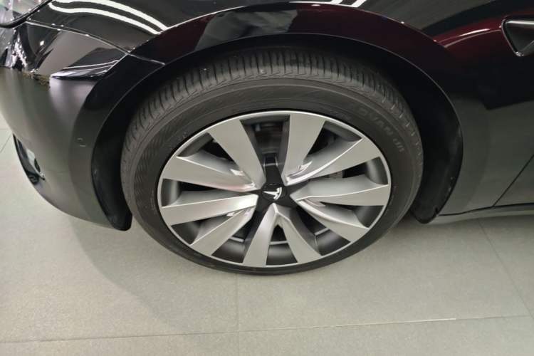 Used Tesla Model 3 2022 Rear-Wheel-Drive Version Left Front Wheel Hub