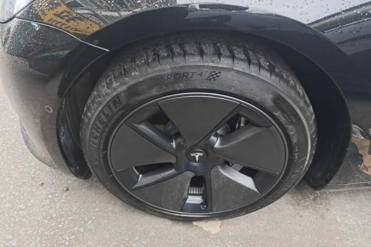 Used Tesla Model 3 2022 Rear-Wheel-Drive Version Left Front Wheel Hub
