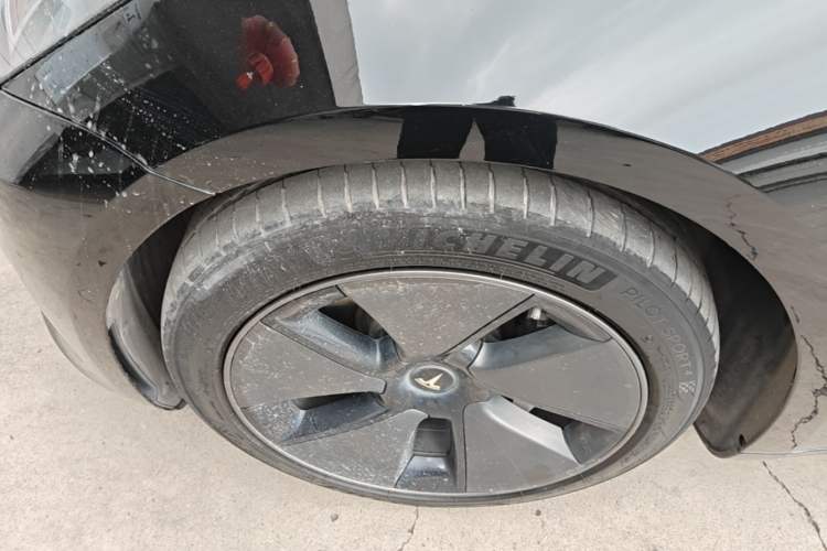 Used Tesla Model 3 2022 Rear-Wheel-Drive Version Left Front Wheel Hub