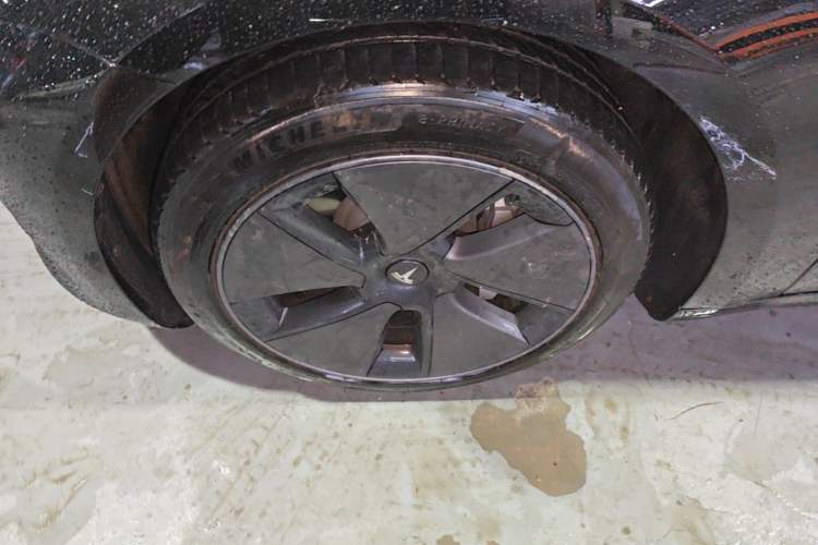 Used Tesla Model 3 2022 Rear-Wheel-Drive Version Left Front Wheel Hub