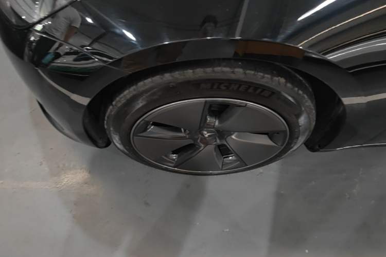 Used Tesla Model 3 2022 Rear-Wheel-Drive Version Left Front Wheel Hub