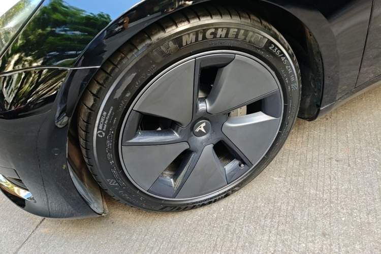 Used Tesla Model 3 2022 Rear-Wheel-Drive Version Left Front Wheel Hub