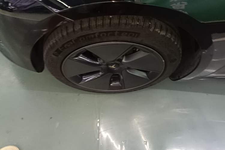 Used Tesla Model 3 2022 Rear-Wheel-Drive Version Left Front Wheel Hub
