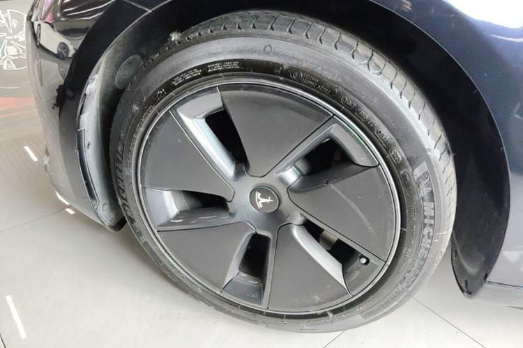 Used Tesla Model 3 2022 Rear-Wheel-Drive Version Left Front Wheel Hub