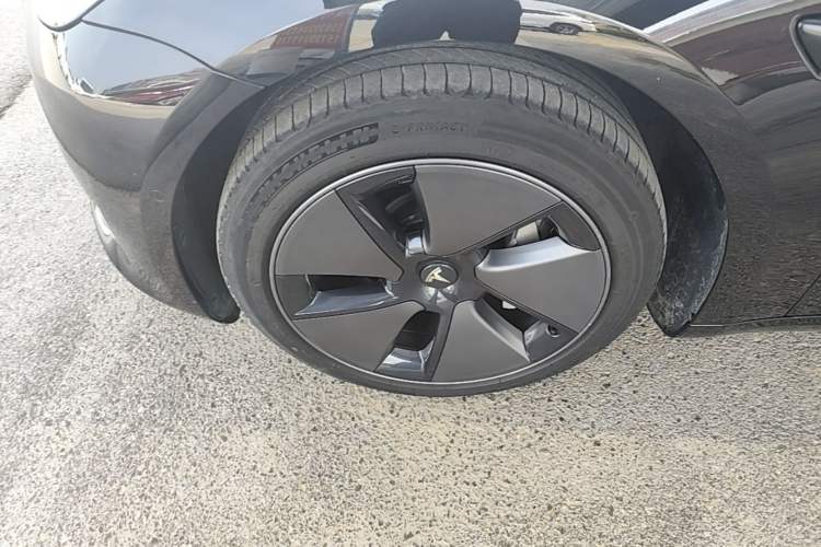 Used Tesla Model 3 2022 Rear-Wheel-Drive Version Left Front Wheel Hub
