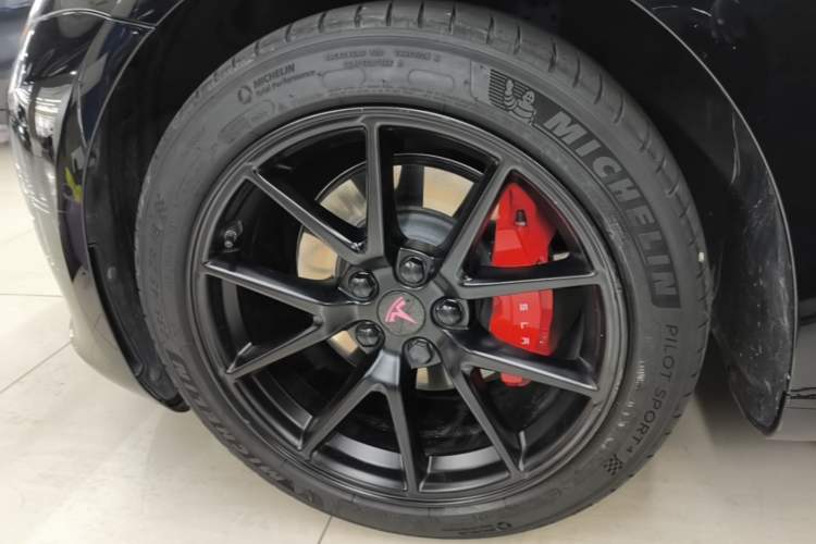Used Tesla Model 3 2022 Rear-Wheel-Drive Version Left Front Wheel Hub