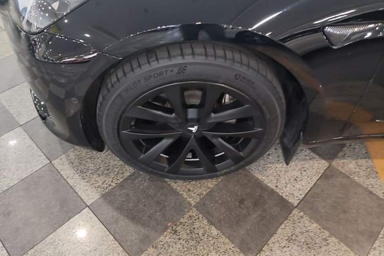 Used Tesla Model 3 2022 Rear-Wheel-Drive Version Left Front Wheel Hub
