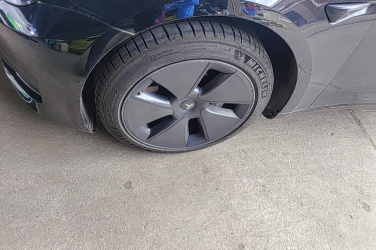 Used Tesla Model 3 2022 Rear-Wheel-Drive Version Left Front Wheel Hub