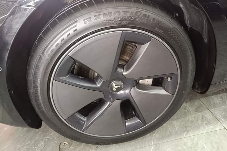 Used Tesla Model 3 2022 Rear-Wheel-Drive Version Left Front Wheel Hub