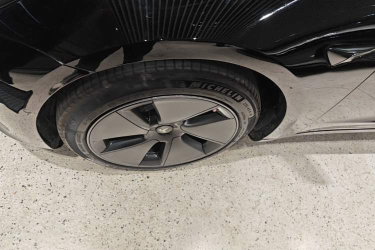 Used Tesla Model 3 2022 Rear-Wheel-Drive Version Left Front Wheel Hub