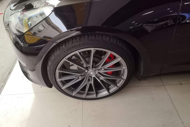 Used Tesla Model 3 2022 Performance High-Performance All-Wheel-Drive Version Left Front Wheel Hub