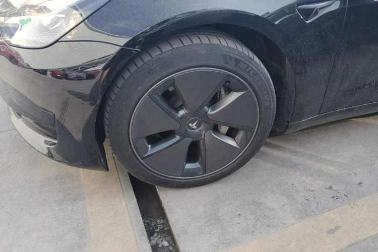 Used Tesla Model 3 2022 Rear-Wheel-Drive Version Left Front Wheel Hub