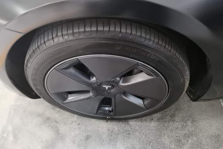 Used Tesla Model 3 2022 Rear-Wheel-Drive Version Left Front Wheel Hub