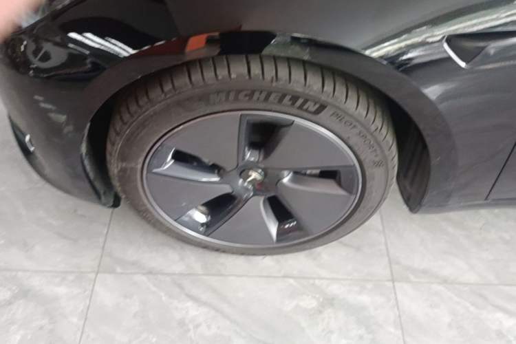 Used Tesla Model 3 2022 Rear-Wheel-Drive Version Left Front Wheel Hub