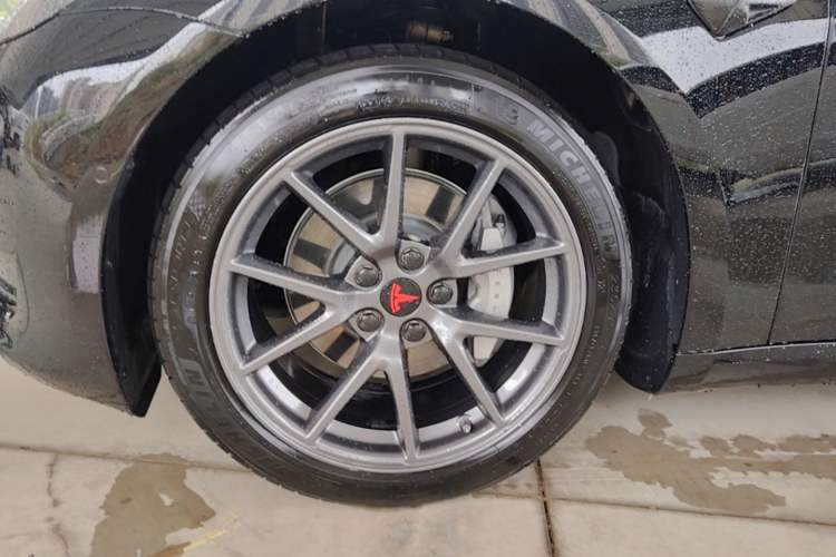 Used Tesla Model 3 2022 Rear-Wheel-Drive Version Left Front Wheel Hub