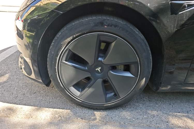 Used Tesla Model 3 2022 Rear-Wheel-Drive Version Left Front Wheel Hub