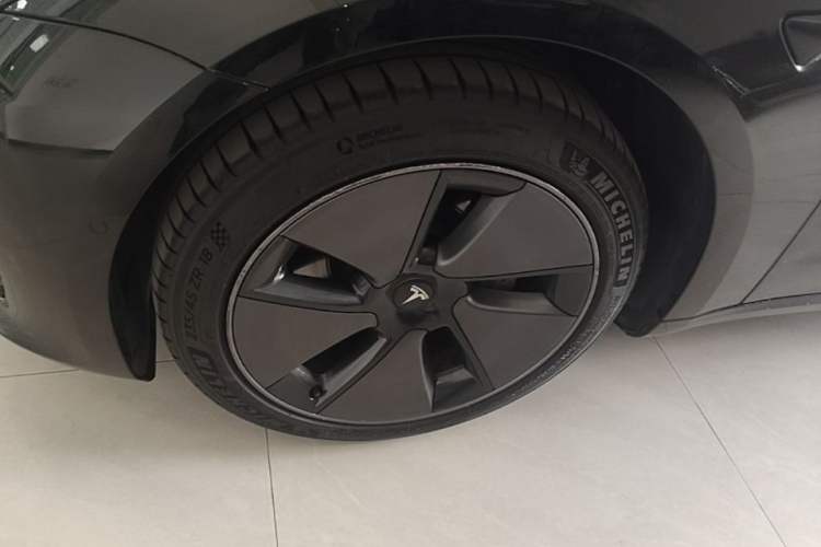 Used Tesla Model 3 2022 Rear-Wheel-Drive Version Left Front Wheel Hub