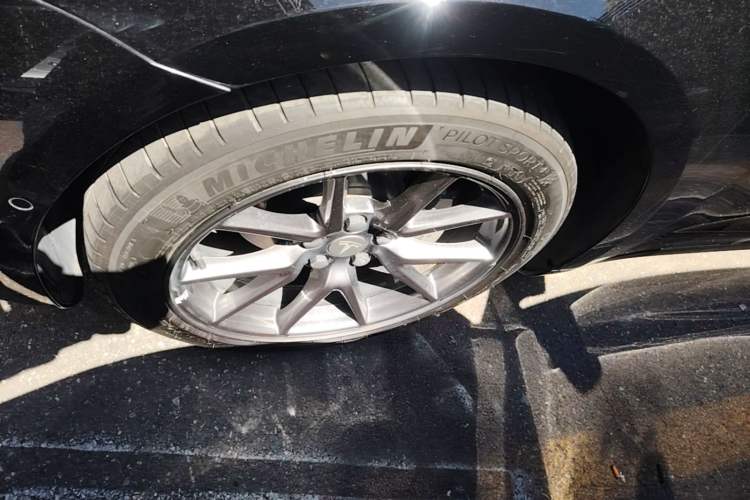 Used Tesla Model 3 2022 Rear-Wheel-Drive Version Left Front Wheel Hub