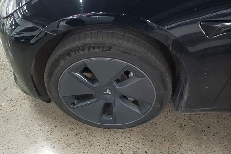 Used Tesla Model 3 2022 Rear-Wheel-Drive Version Left Front Wheel Hub