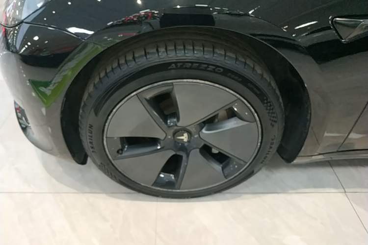 Used Tesla Model 3 2022 Rear-Wheel-Drive Version Left Front Wheel Hub
