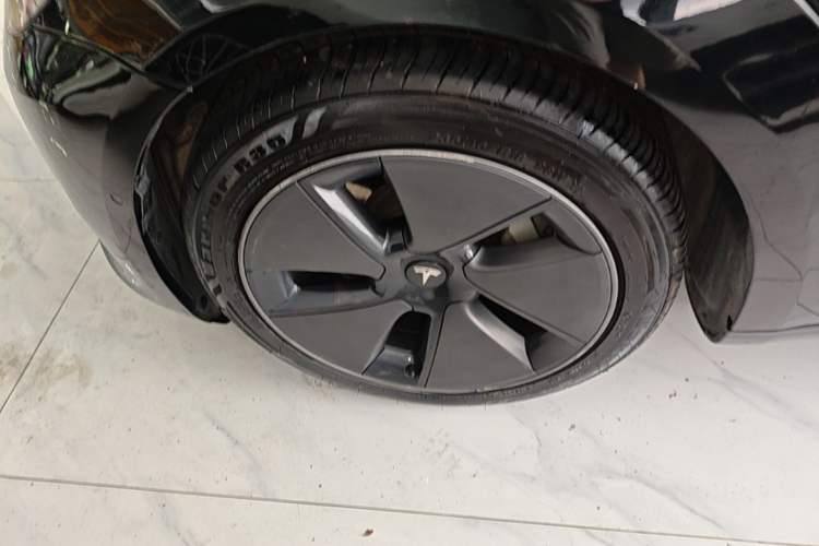 Used Tesla Model 3 2022 Rear-Wheel-Drive Version Left Front Wheel Hub