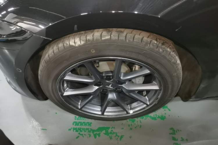 Used Tesla Model 3 2022 Rear-Wheel-Drive Version Left Front Wheel Hub