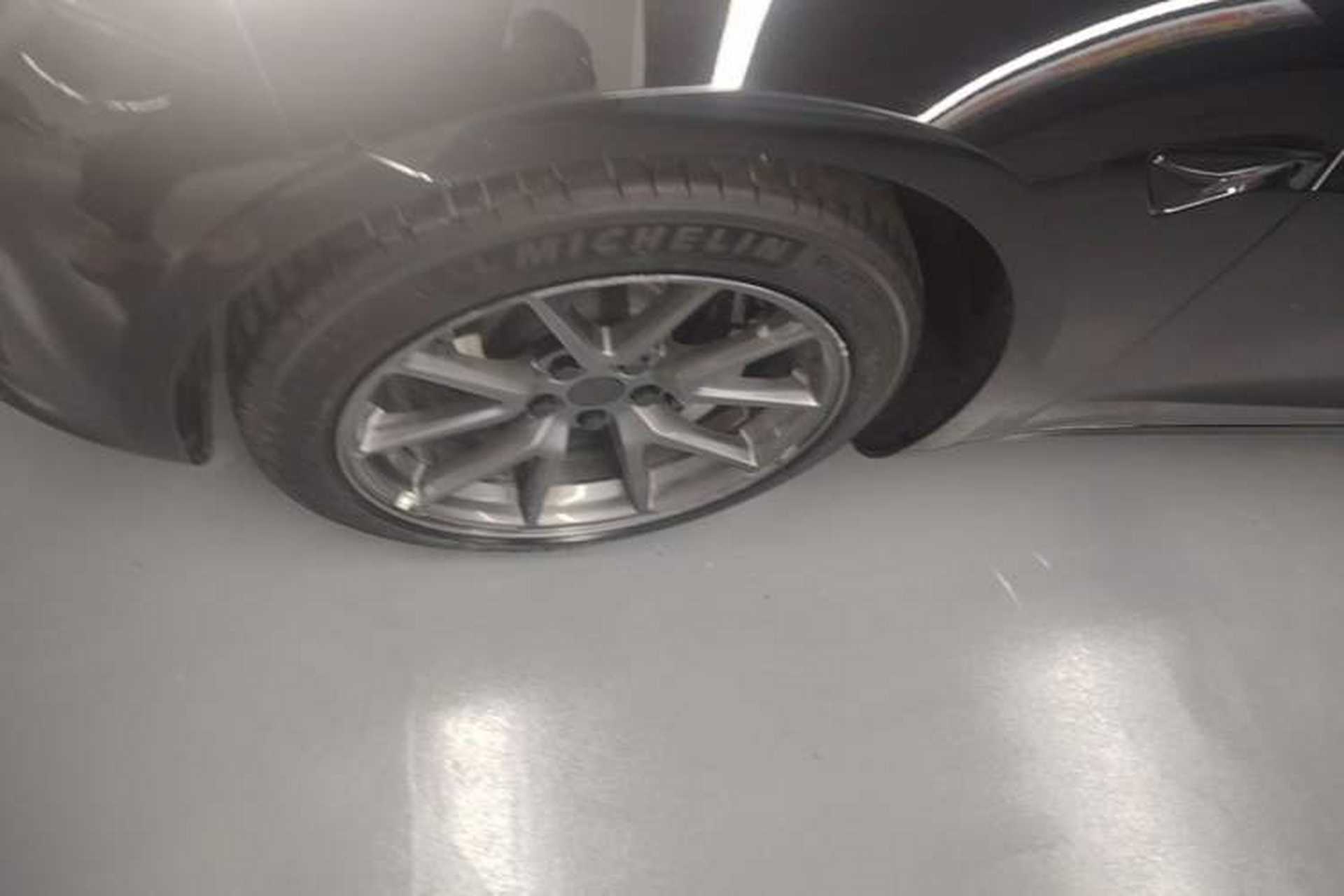 Used Tesla Model 3 2022 Rear-Wheel-Drive Version Left Front Wheel Hub