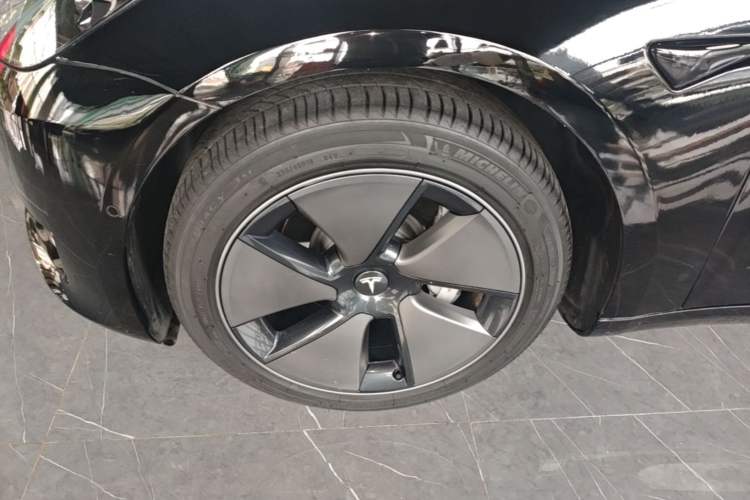 Used Tesla Model 3 2022 Rear-Wheel-Drive Version Left Front Wheel Hub