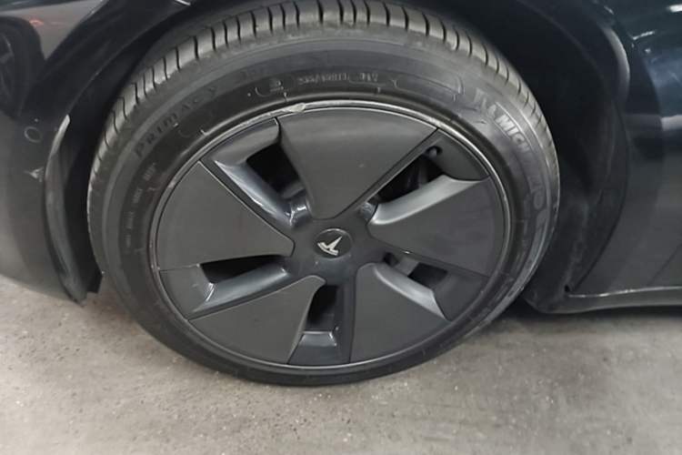 Used Tesla Model 3 2022 Rear-Wheel-Drive Version Left Front Wheel Hub