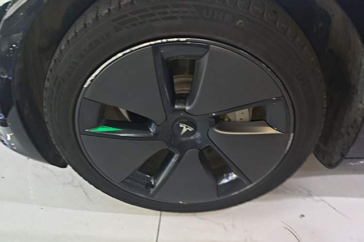 Used Tesla Model 3 2022 Rear-Wheel-Drive Version Left Front Wheel Hub