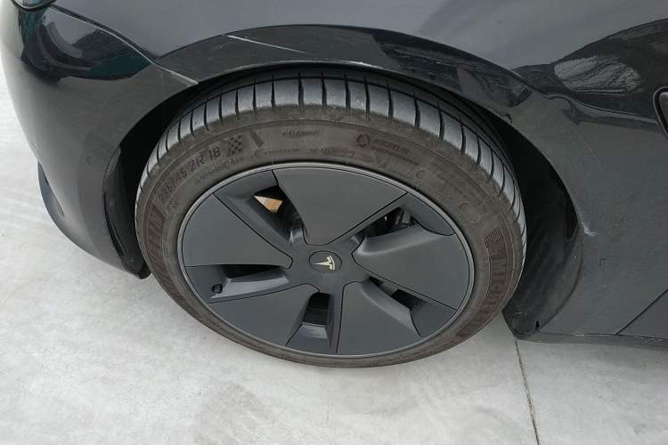 Used Tesla Model 3 2022 Rear-Wheel-Drive Version Left Front Wheel Hub